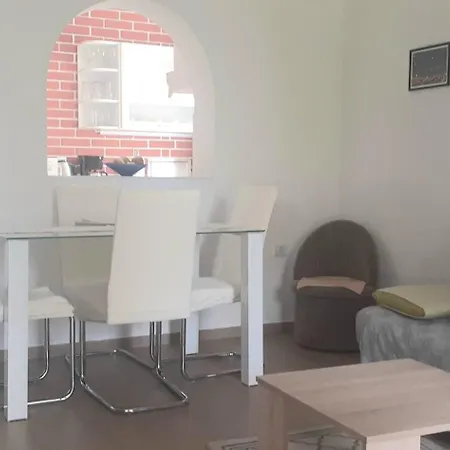 Steblaj 아파트 풀라